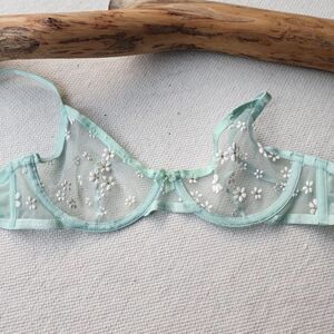 Savage x fenty embroidered flowers bra